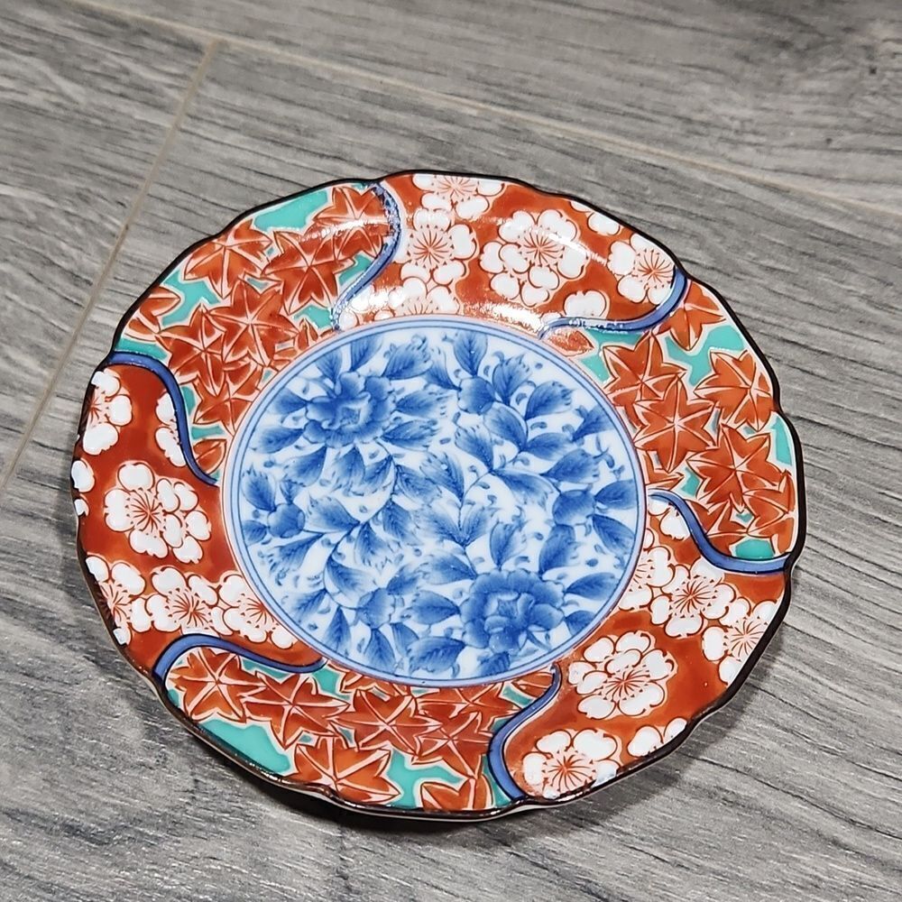 EUC Scalloped Asian Themed Mini Ceramic Catchall/Jewelry Dish